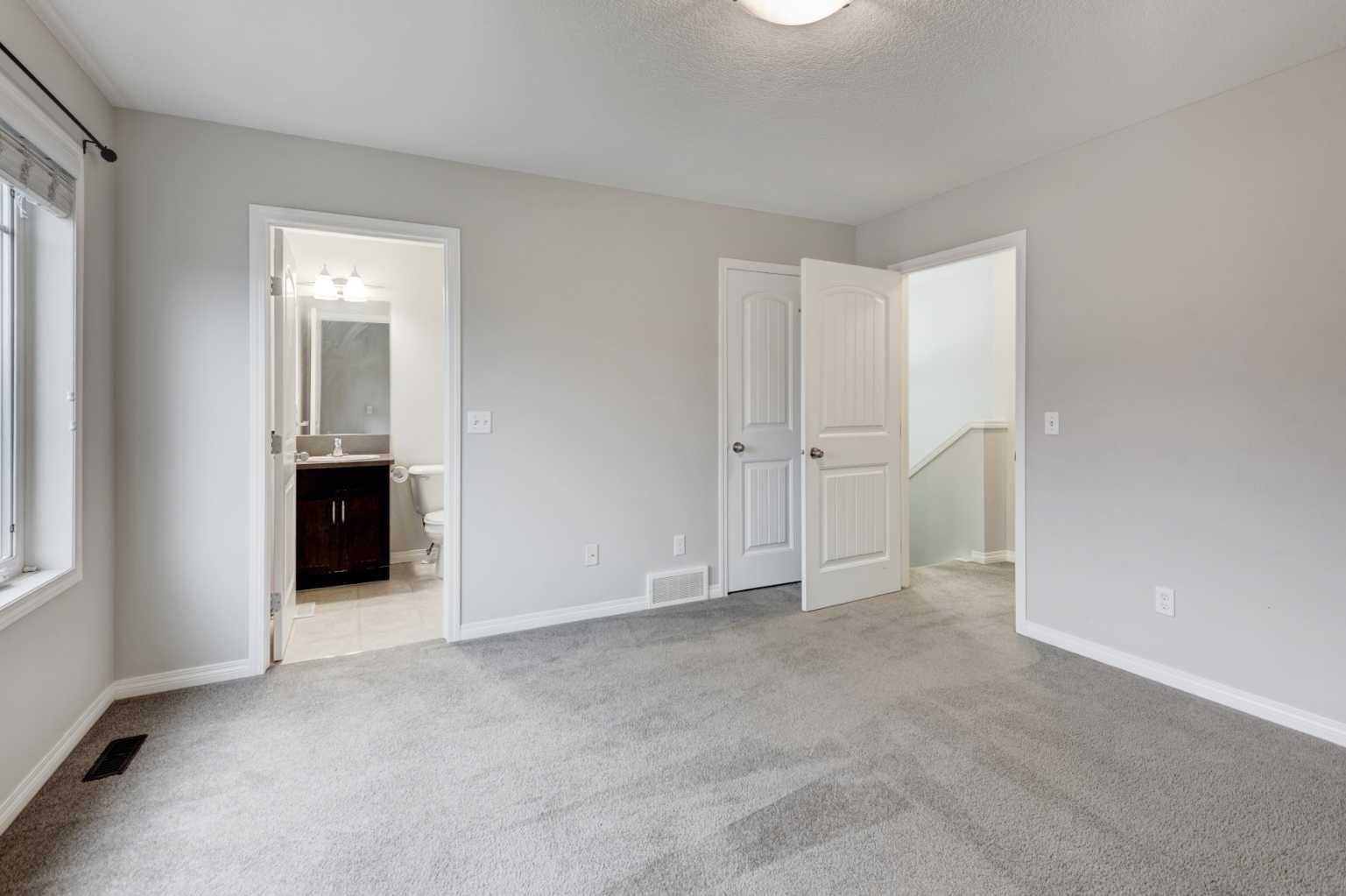 127 Prestwick Villas SE