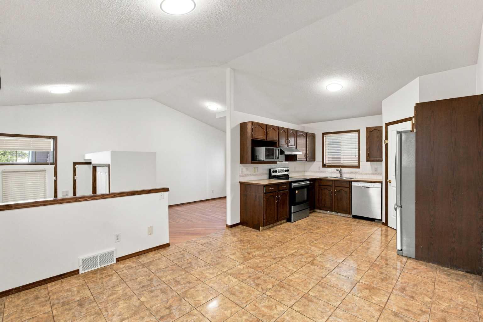 279 Coral Springs Circle NE