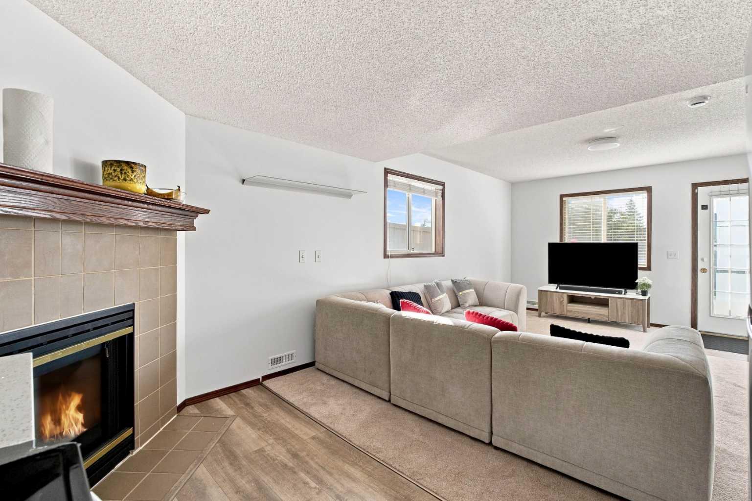 279 Coral Springs Circle NE