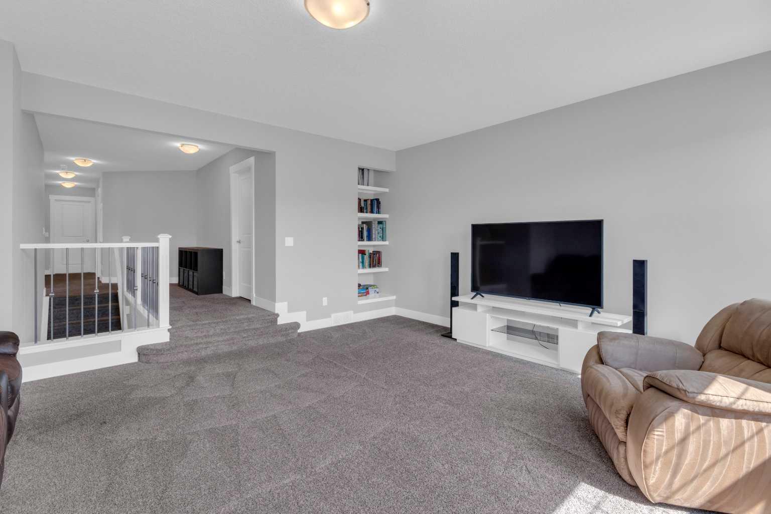 286 Nolan Hill Boulevard NW