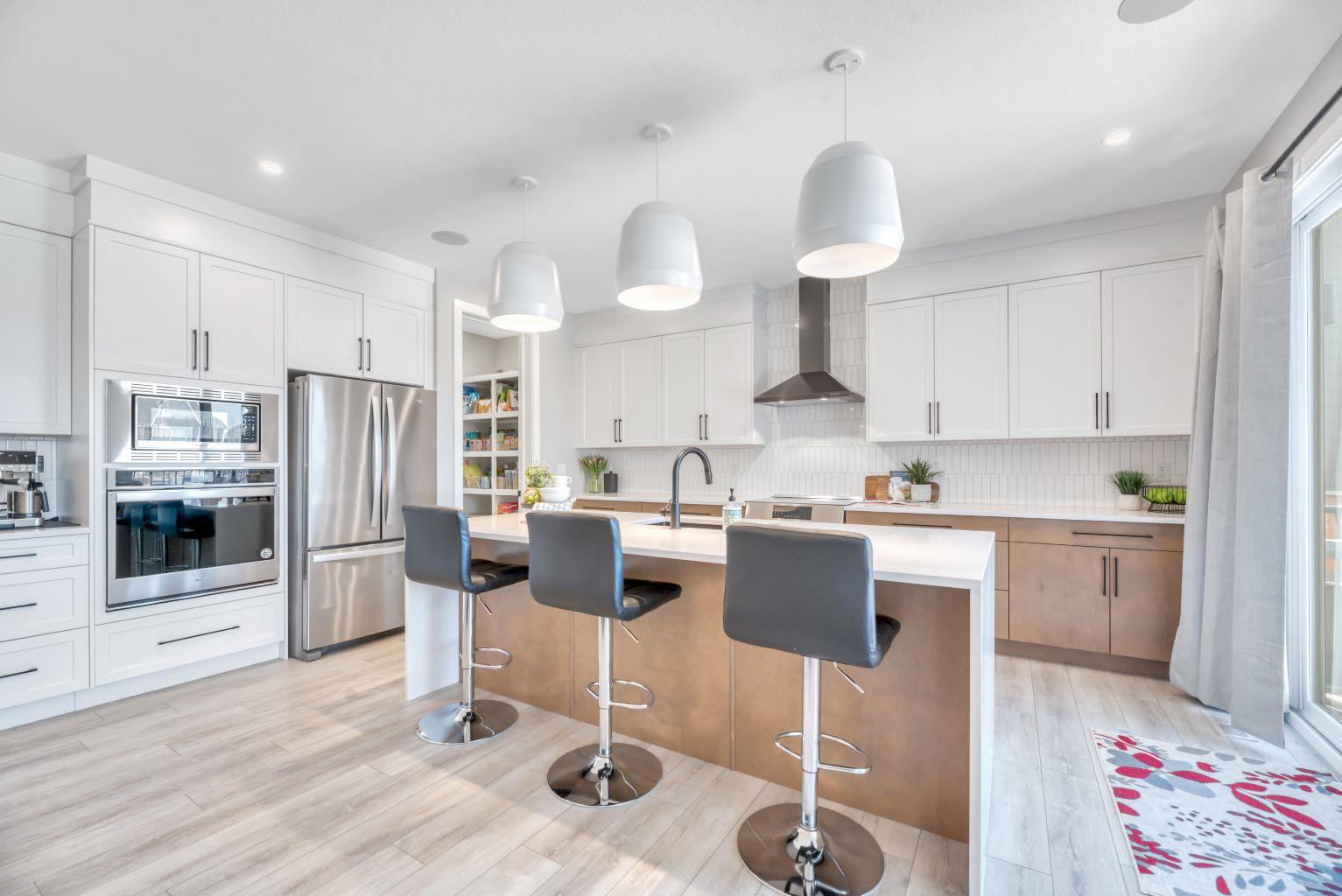 6 Legacy Woods Crescent SE