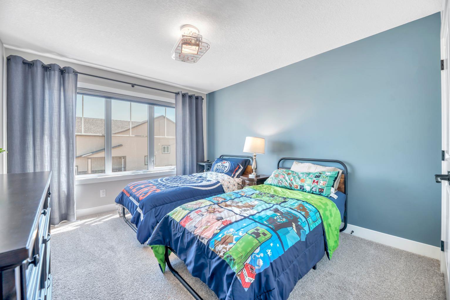 6 Legacy Woods Crescent SE