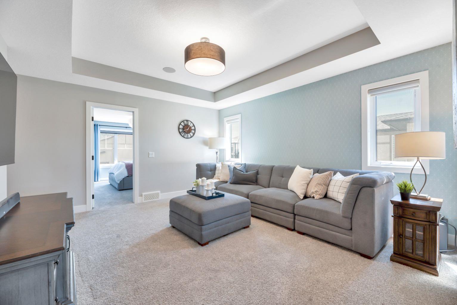 6 Legacy Woods Crescent SE