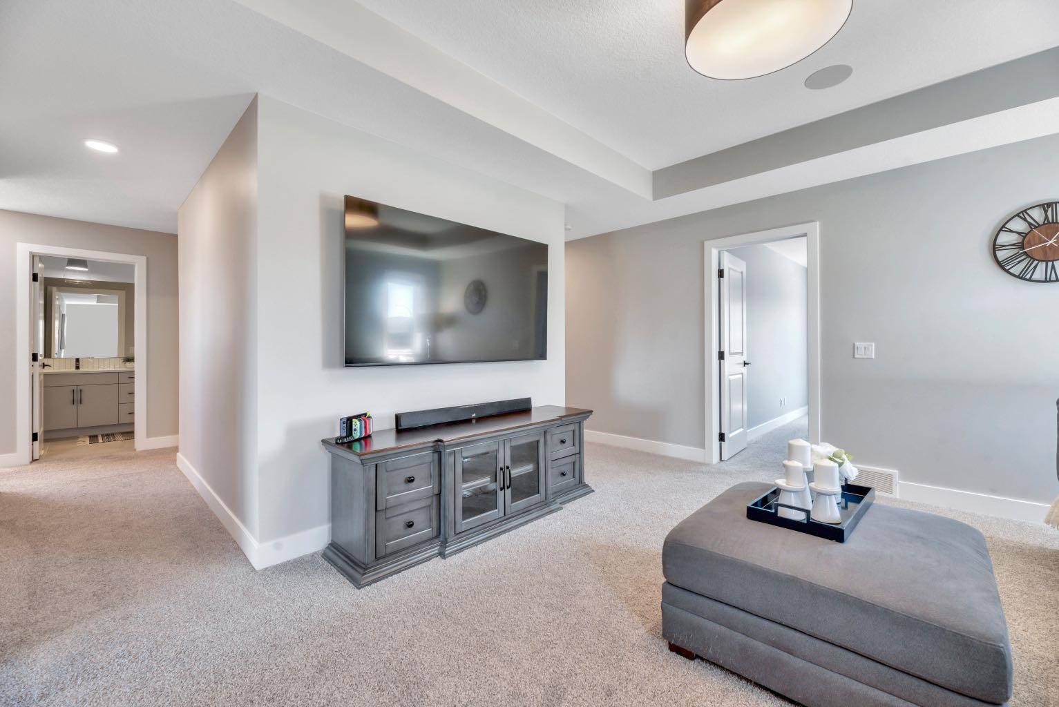 6 Legacy Woods Crescent SE