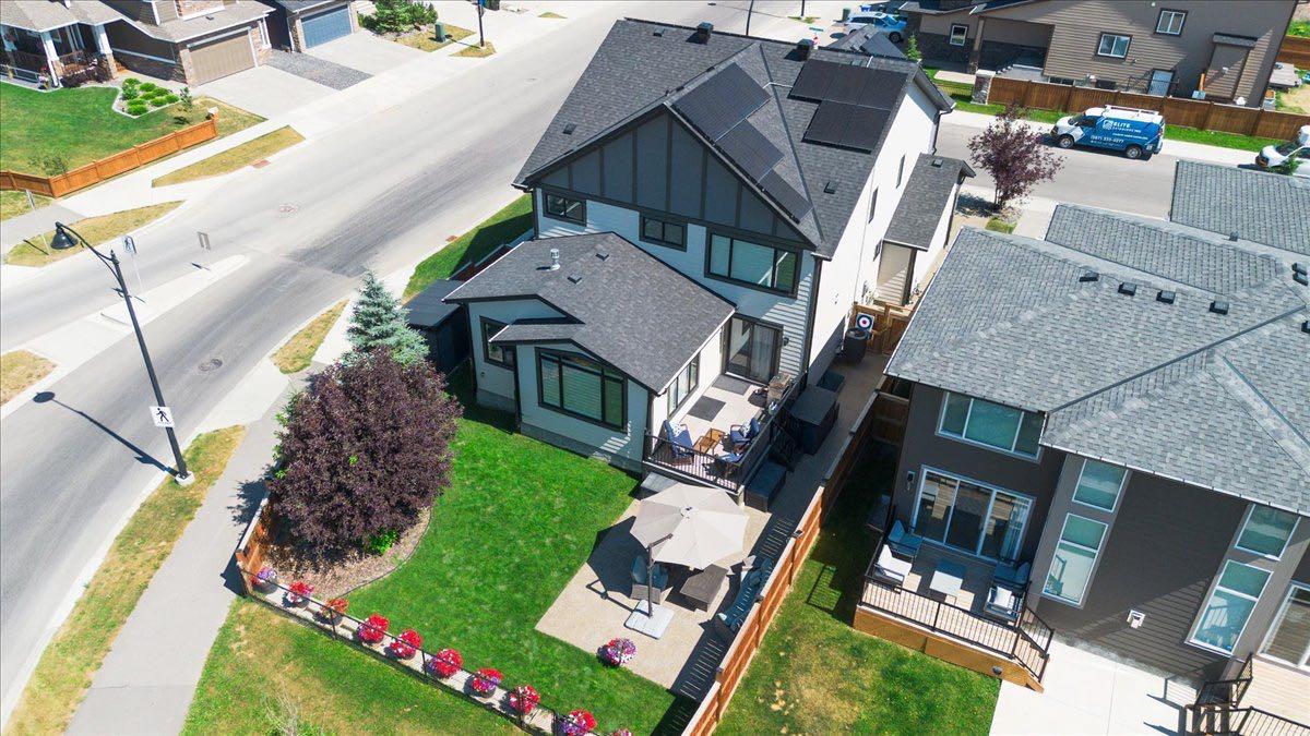 6 Legacy Woods Crescent SE