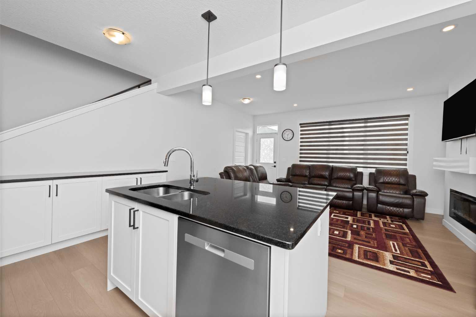 328 Homestead Grove NE