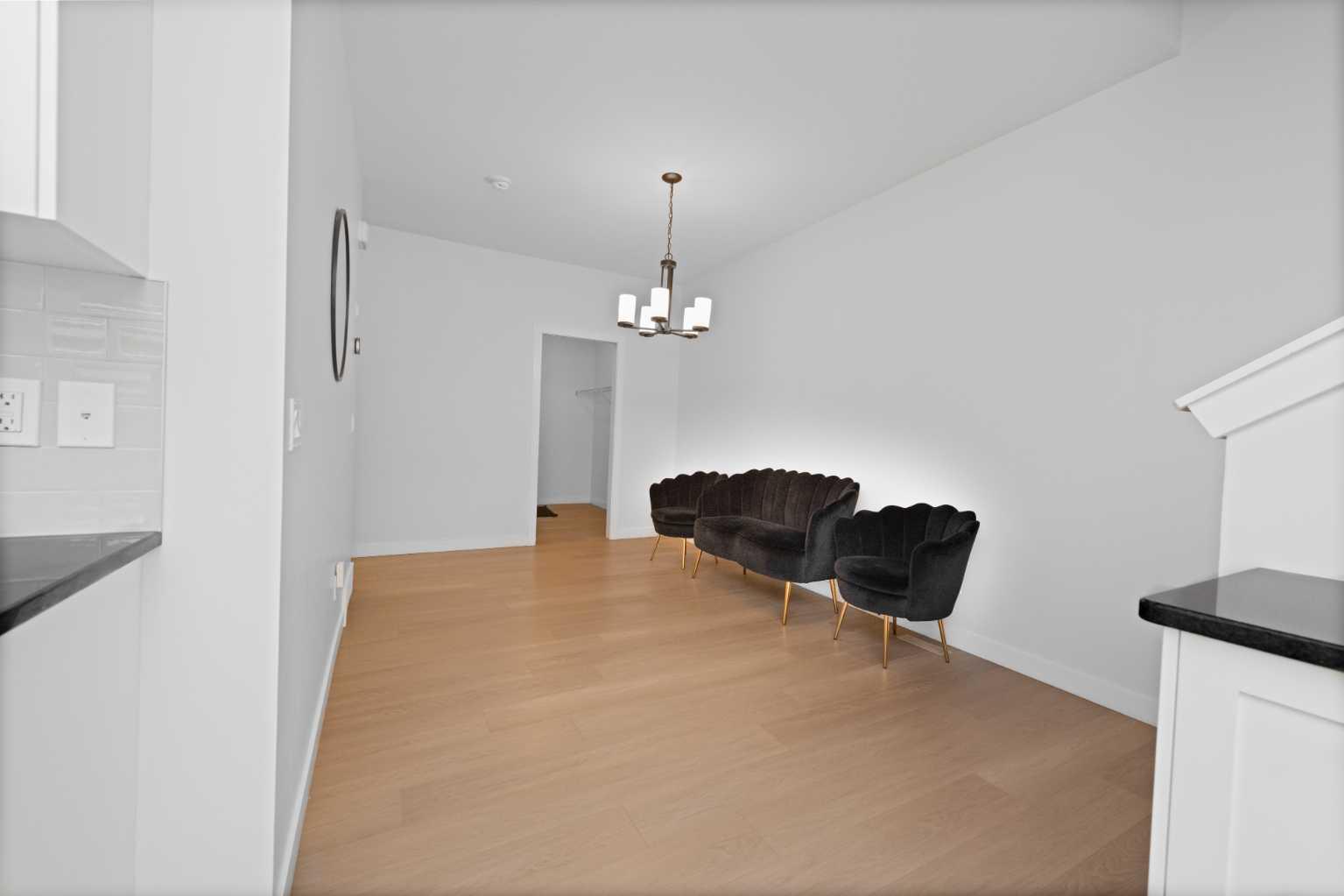 328 Homestead Grove NE