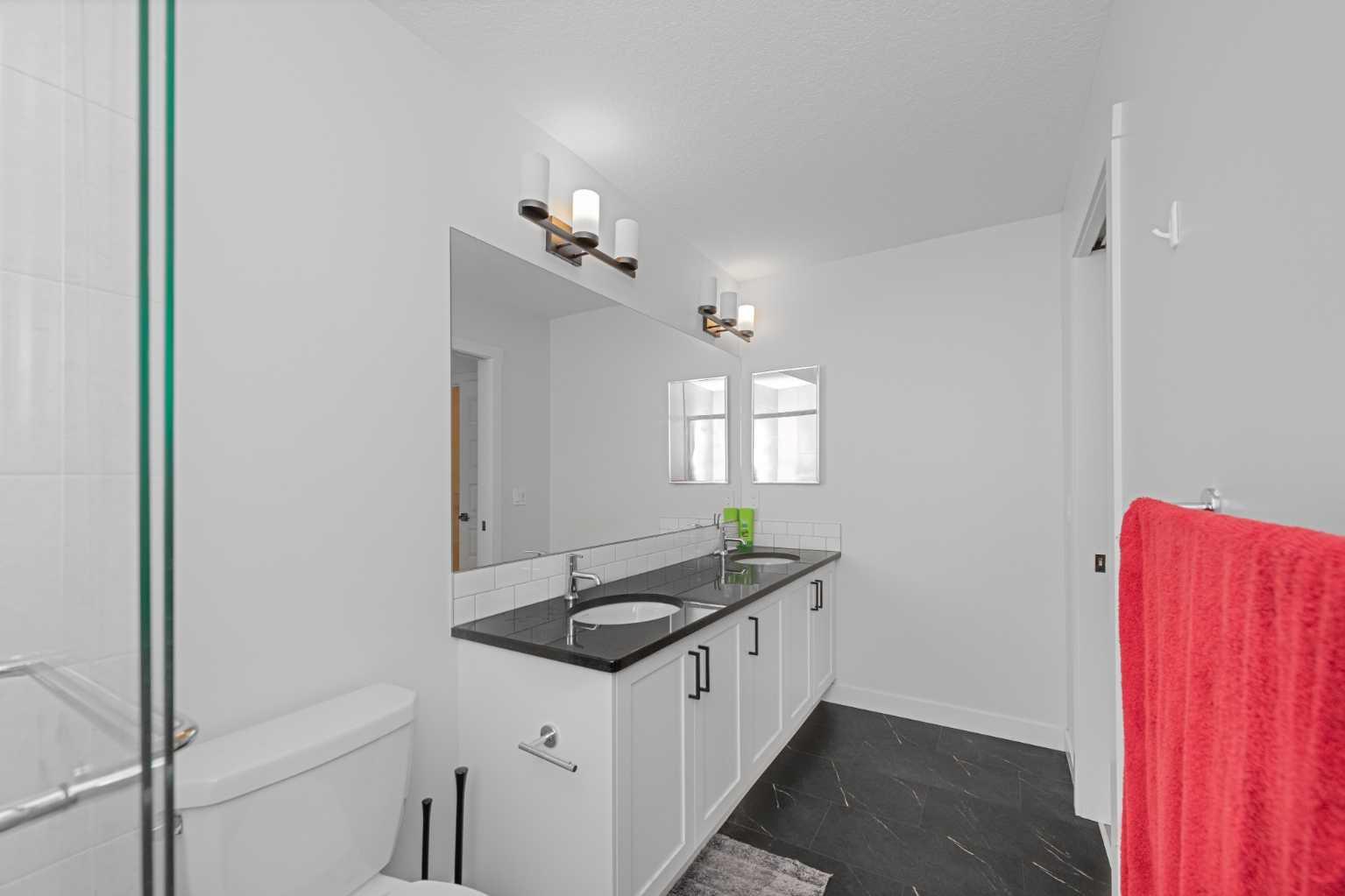 328 Homestead Grove NE