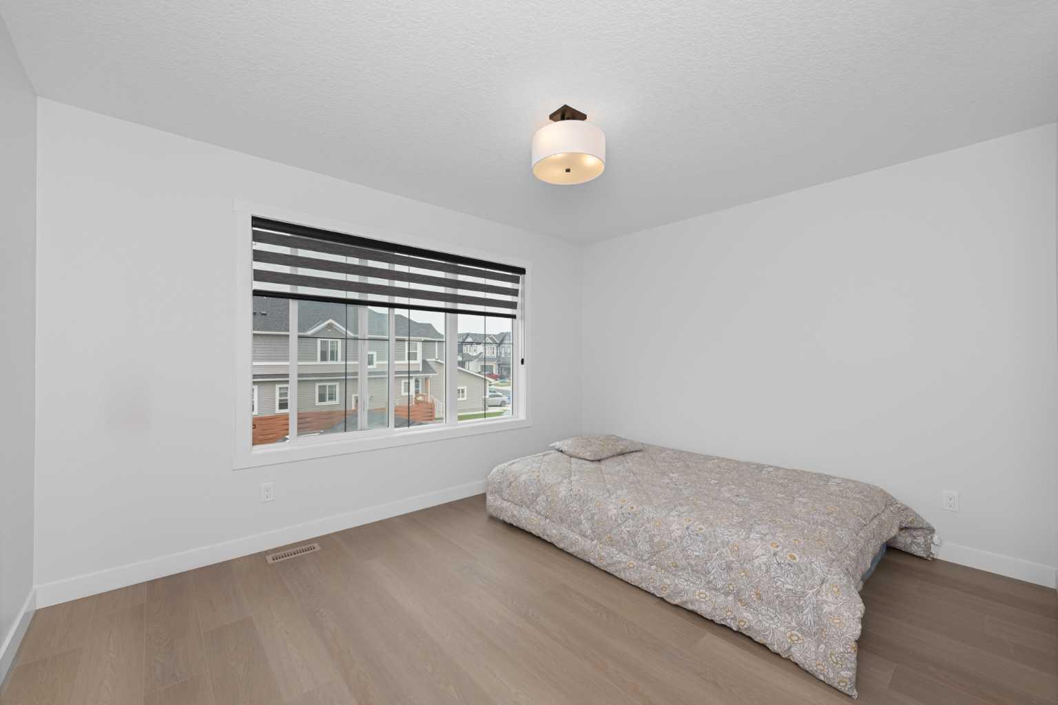 328 Homestead Grove NE