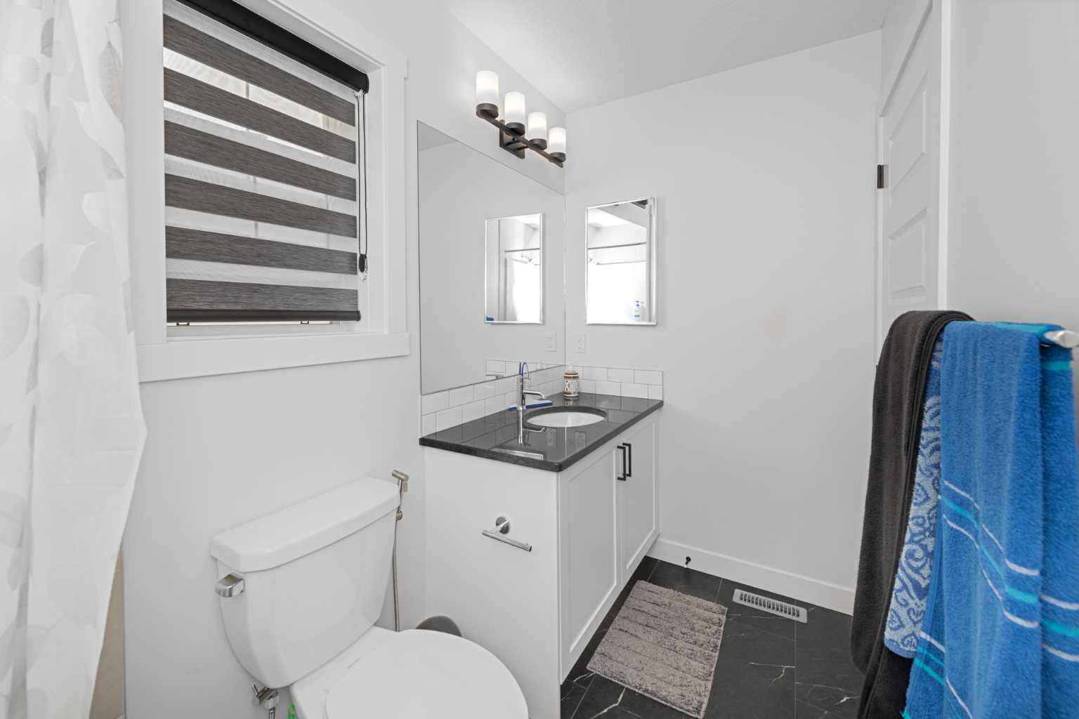 328 Homestead Grove NE