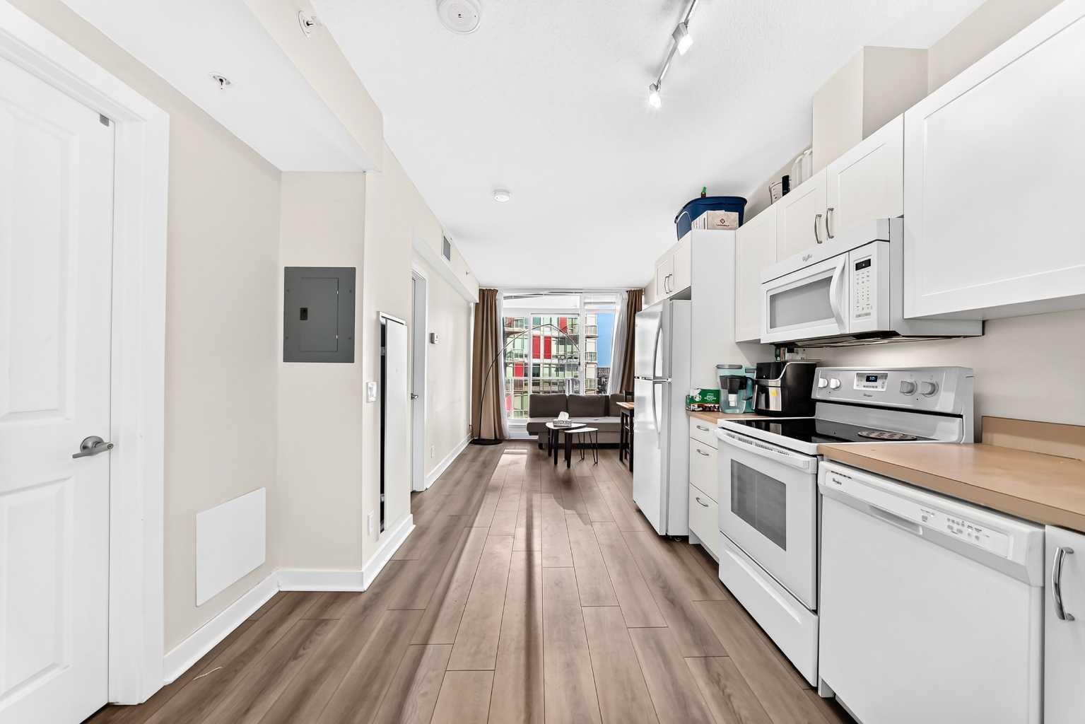 905, 30 Brentwood Common NW