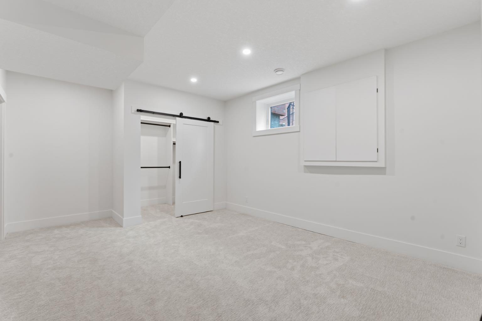 12 Prominence Point SW