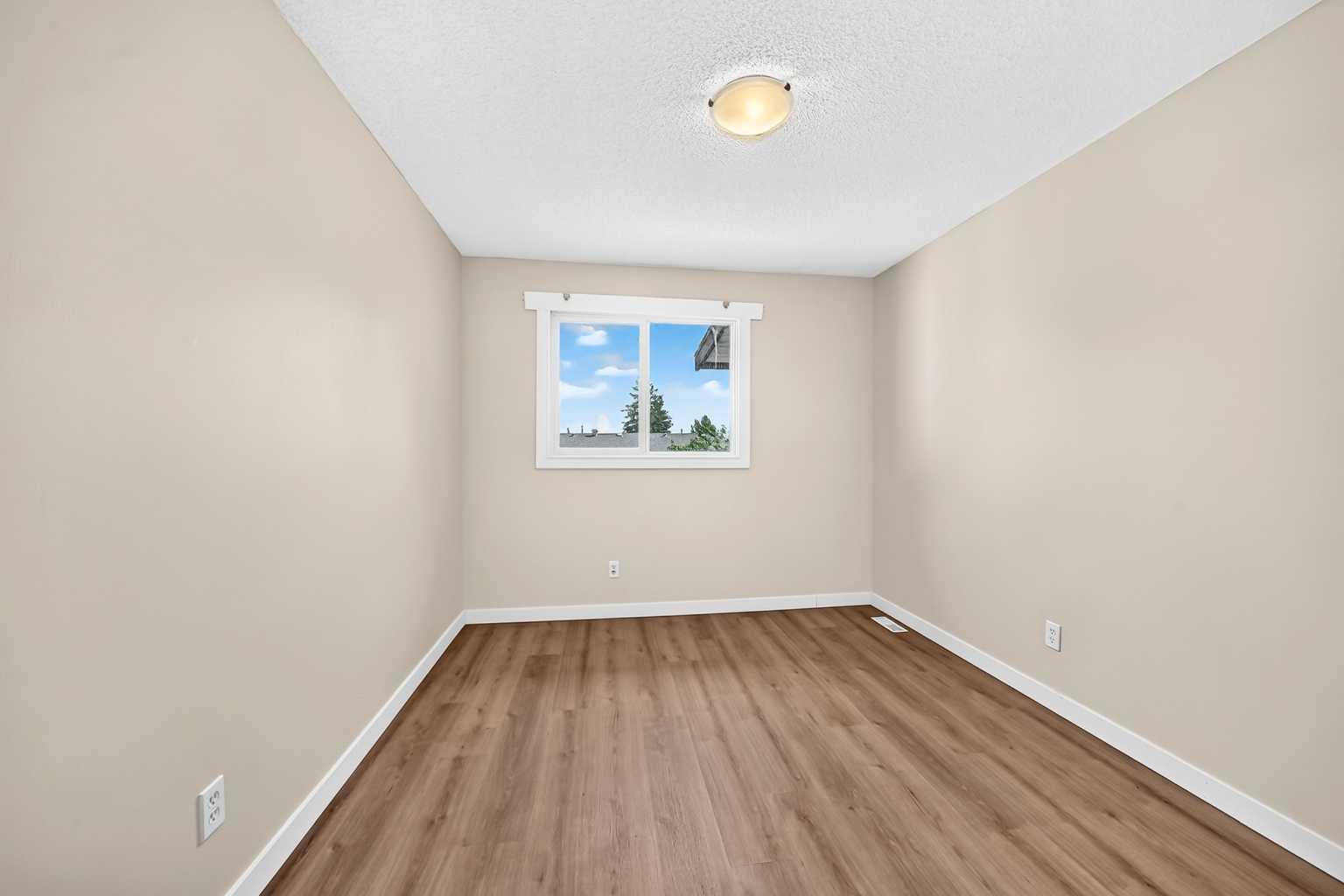 7, 3800 Fonda Way SE