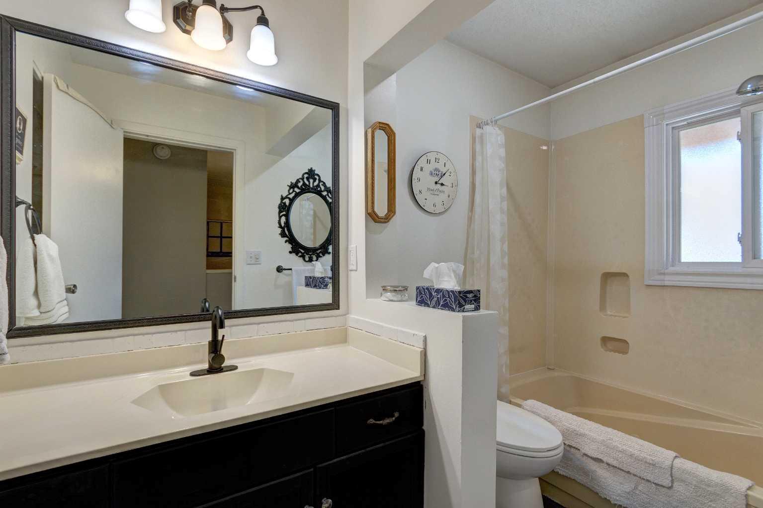 103, 1305 Glenmore Trail SW
