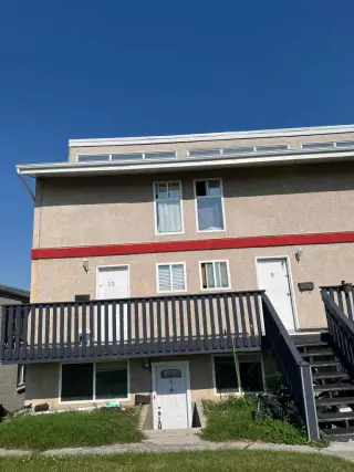 4, 3726 Centre Street NE
