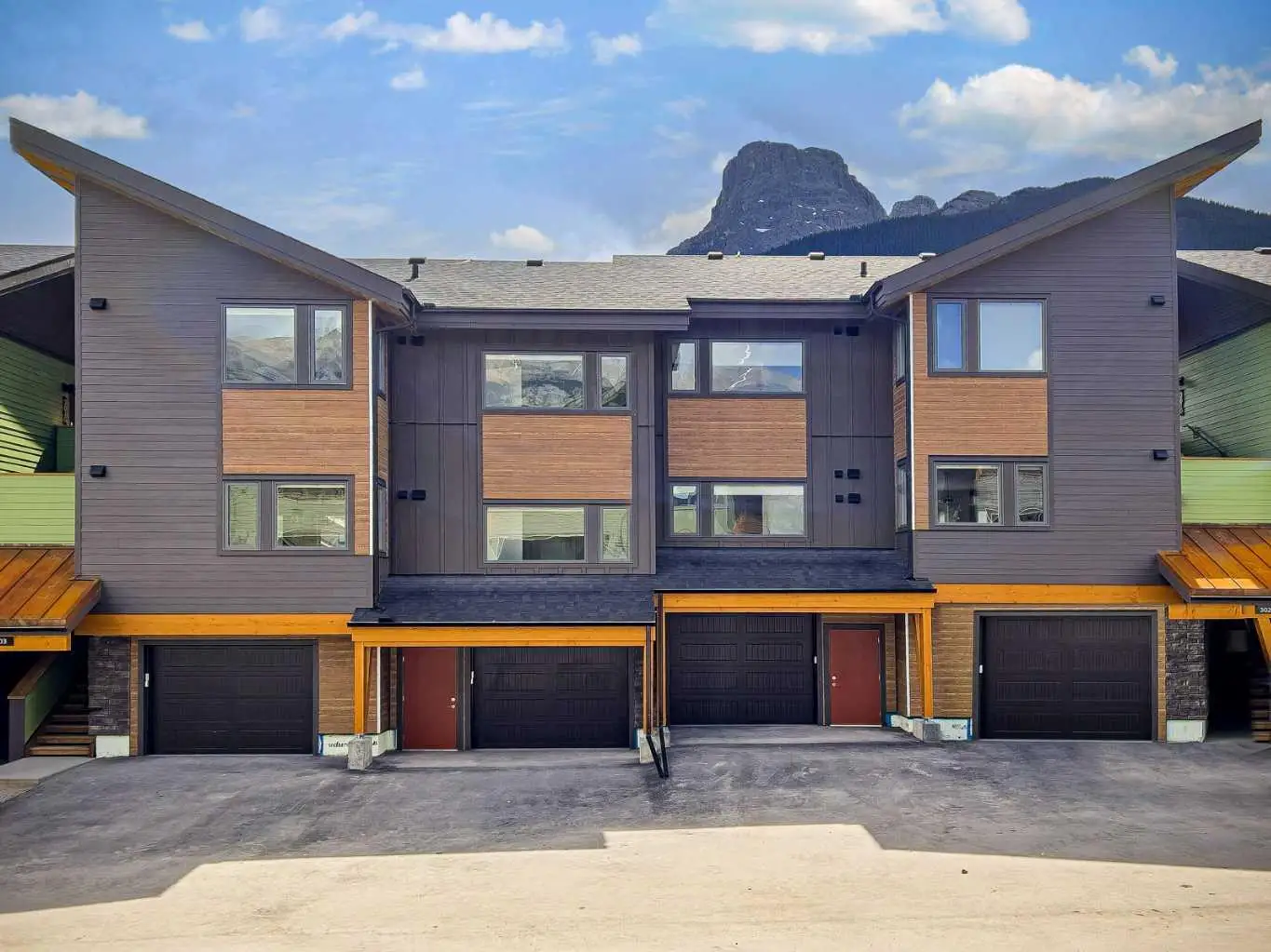 202G, 209 Stewart Creek Rise 