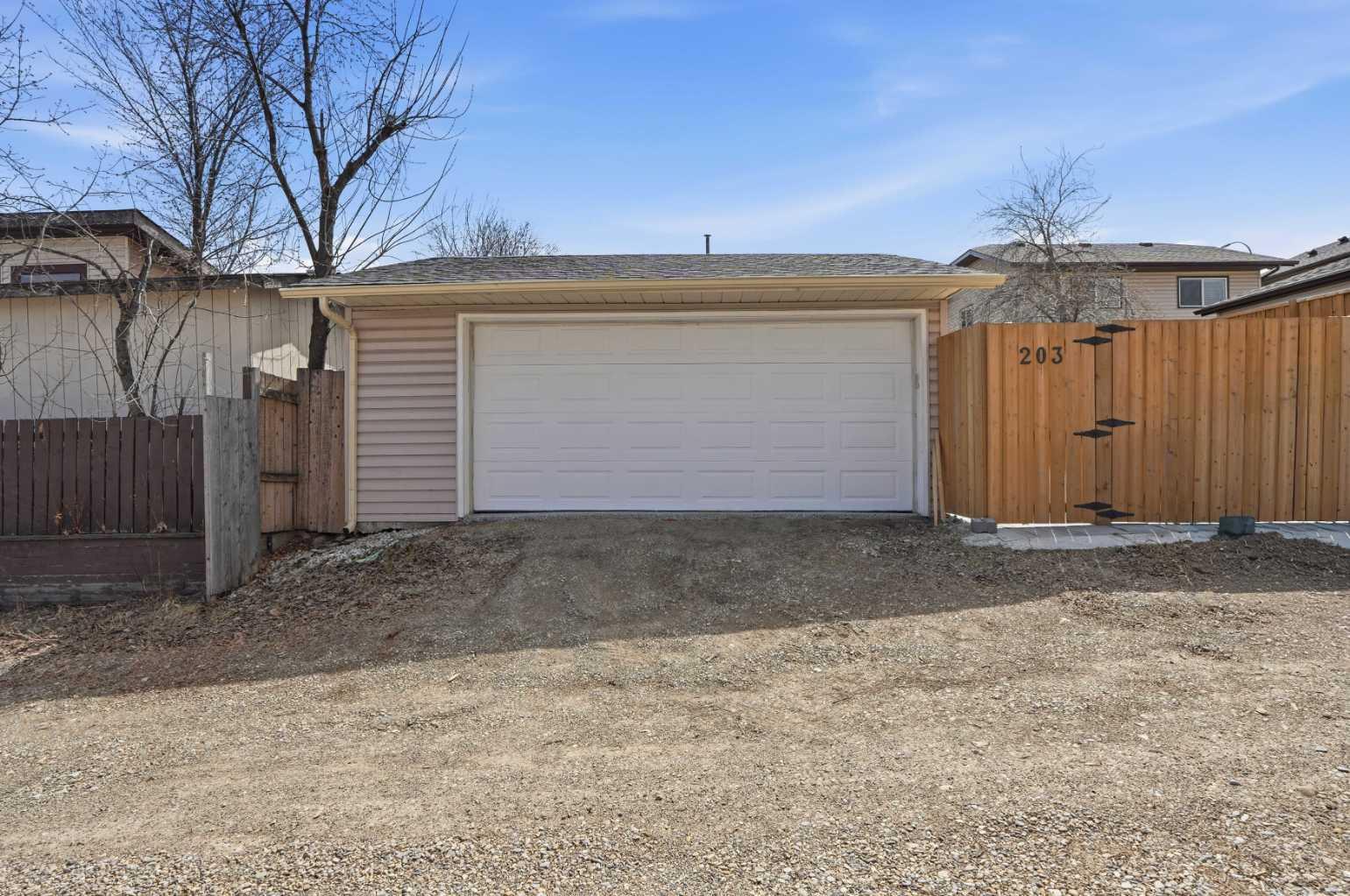 203 Shawglen Road SW
