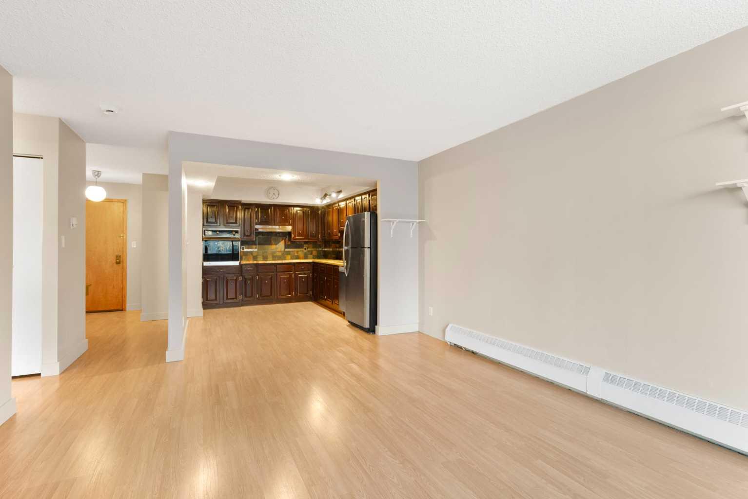 105, 345 4 Avenue NE