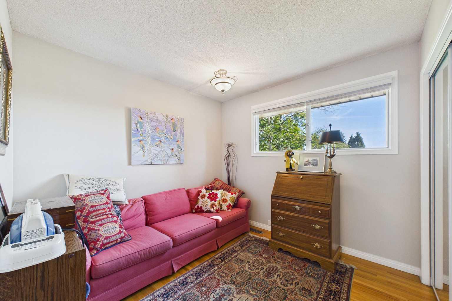 10716 Mapleshire Crescent SE
