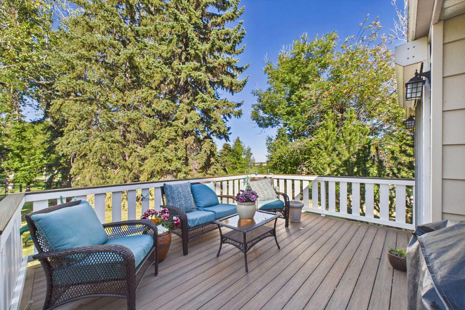 10716 Mapleshire Crescent SE