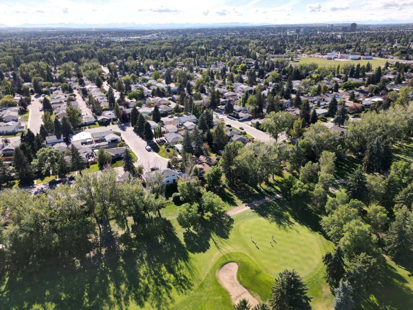 10716 Mapleshire Crescent SE