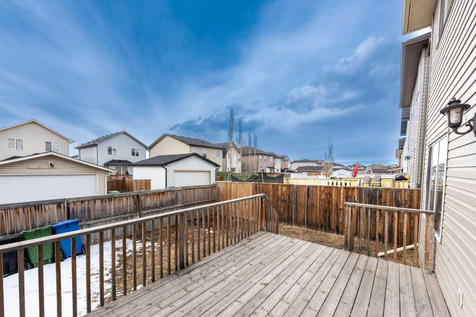 422 Taralake Way NE