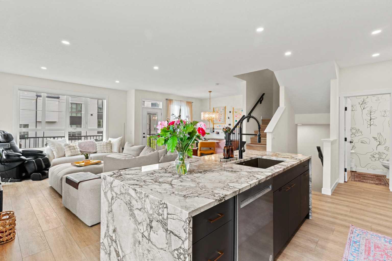 105 Sovereign Common SW