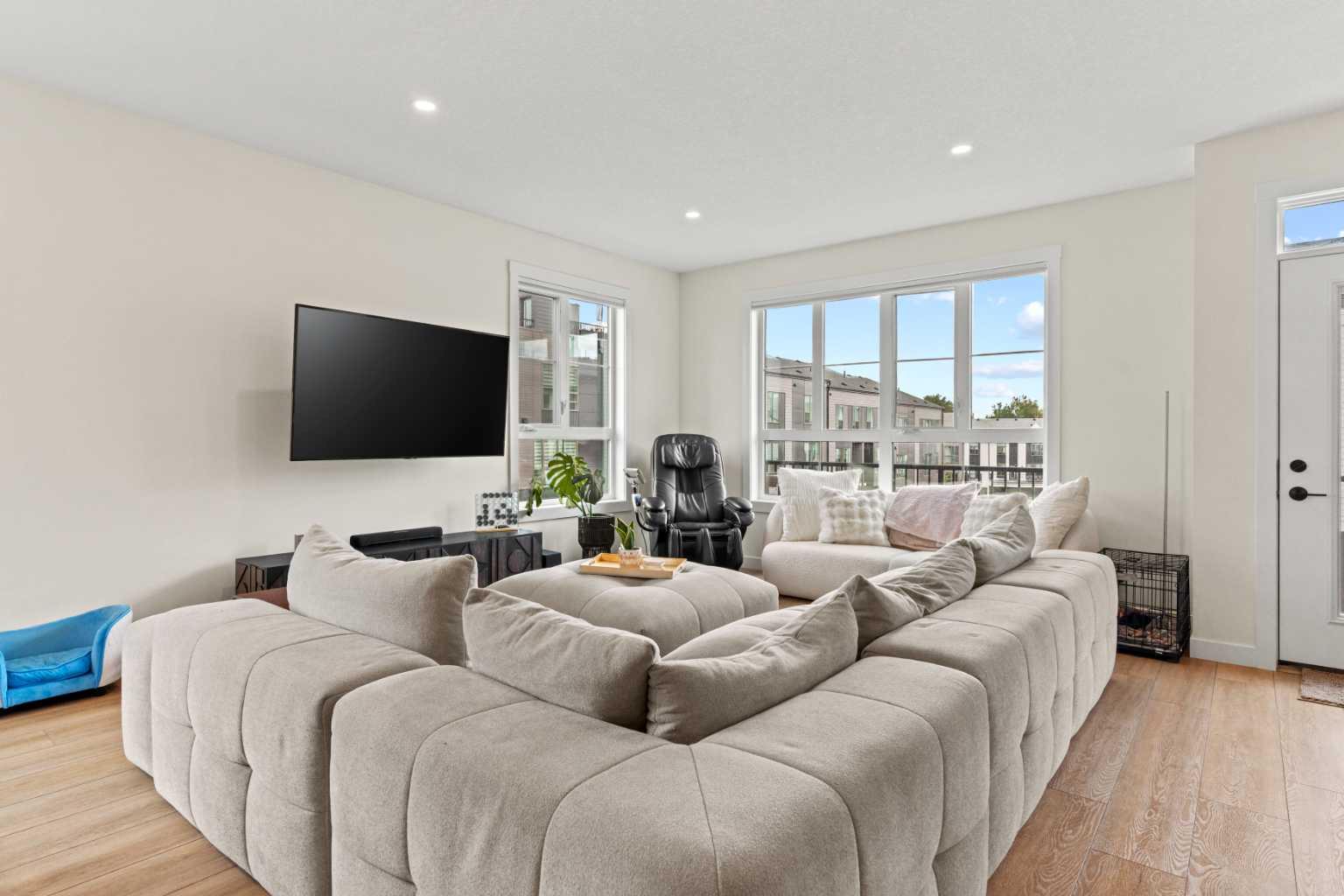 105 Sovereign Common SW
