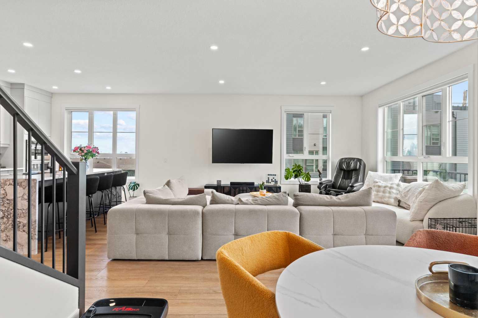 105 Sovereign Common SW