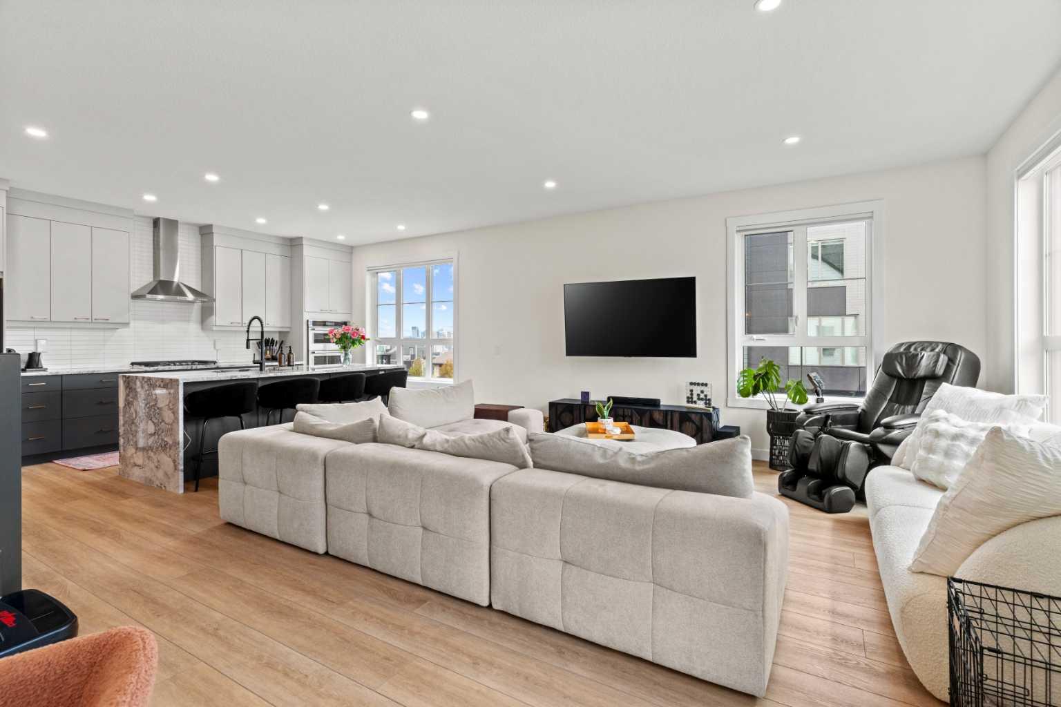 105 Sovereign Common SW