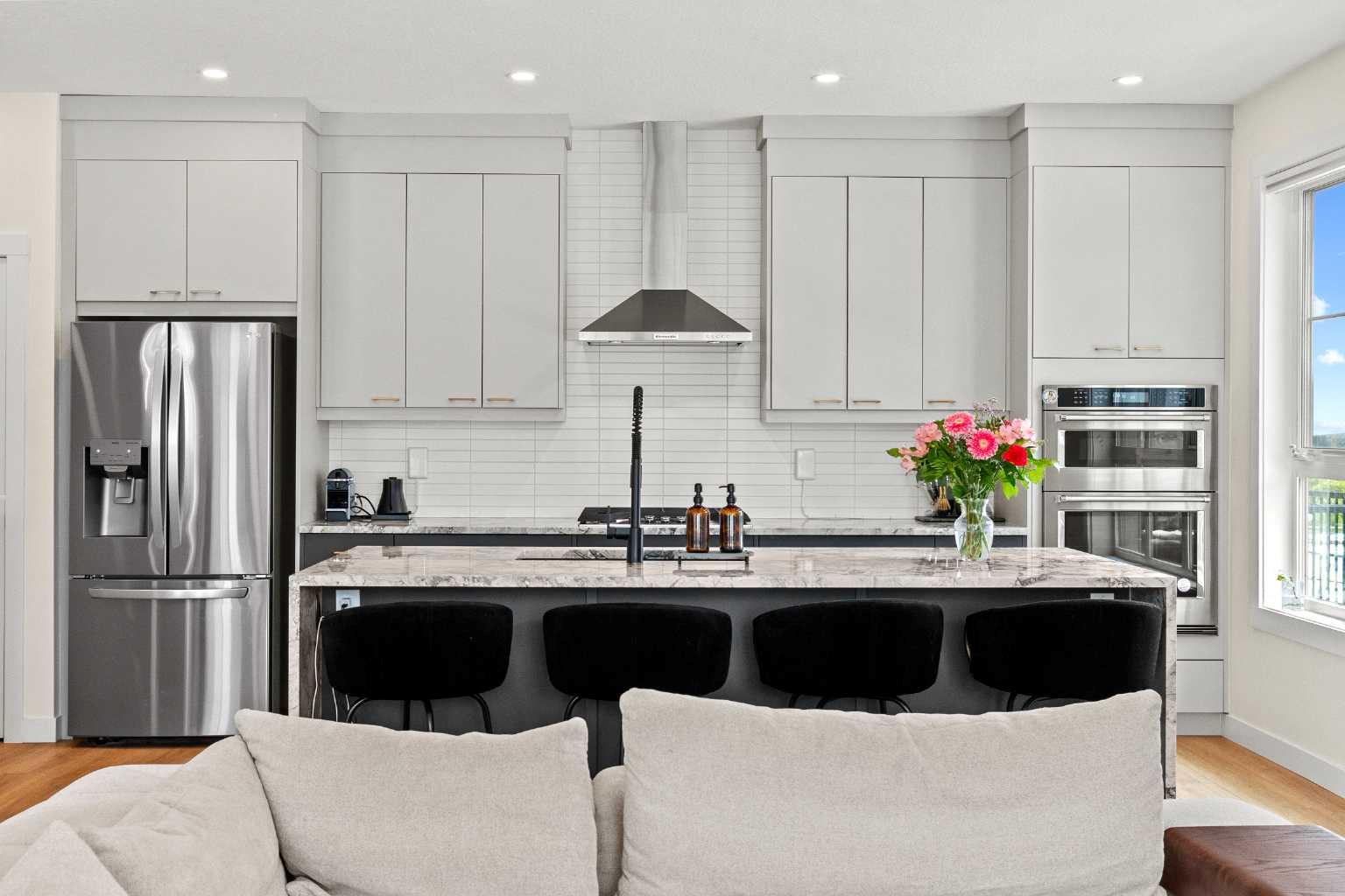 105 Sovereign Common SW