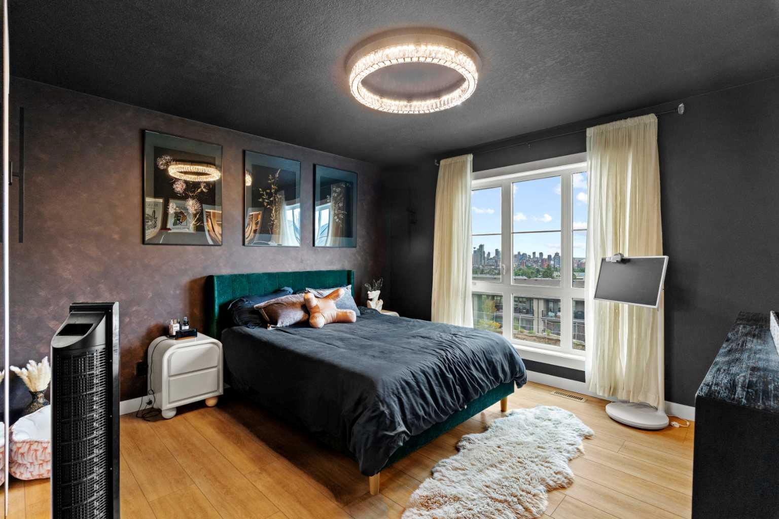 105 Sovereign Common SW