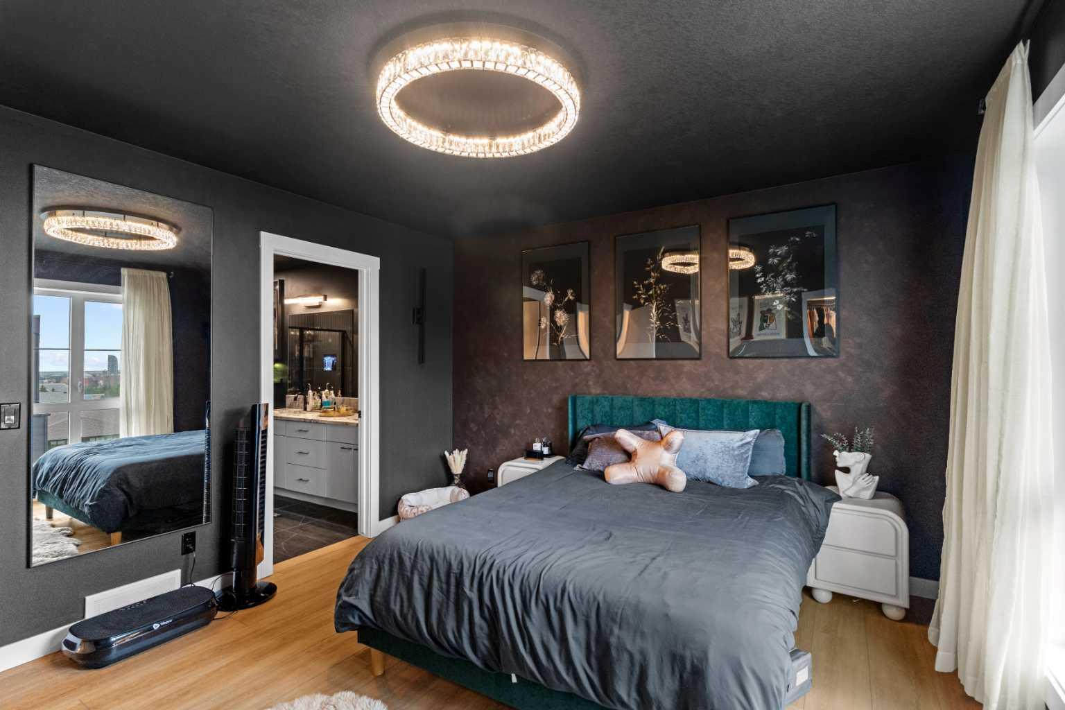 105 Sovereign Common SW