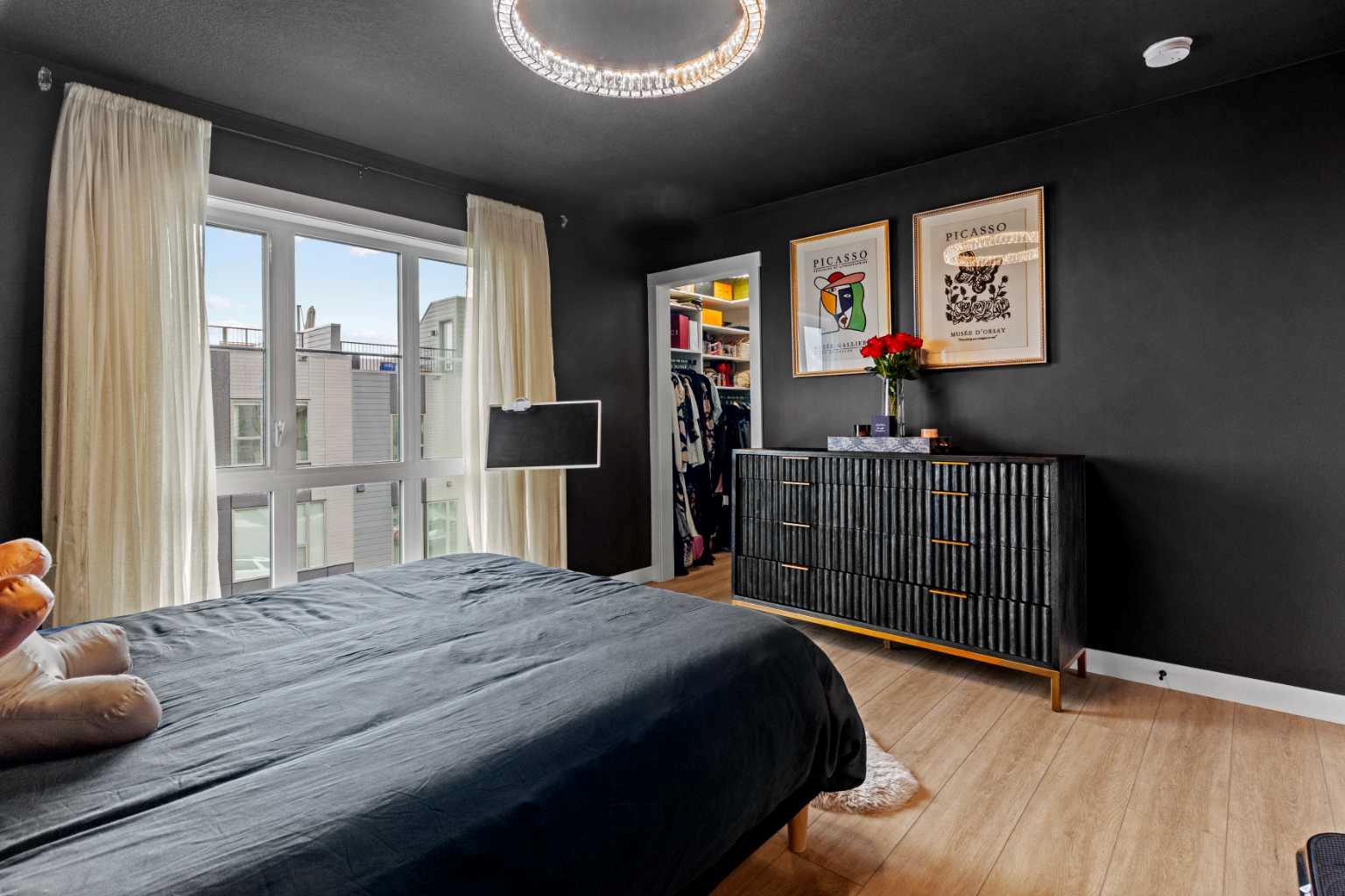 105 Sovereign Common SW