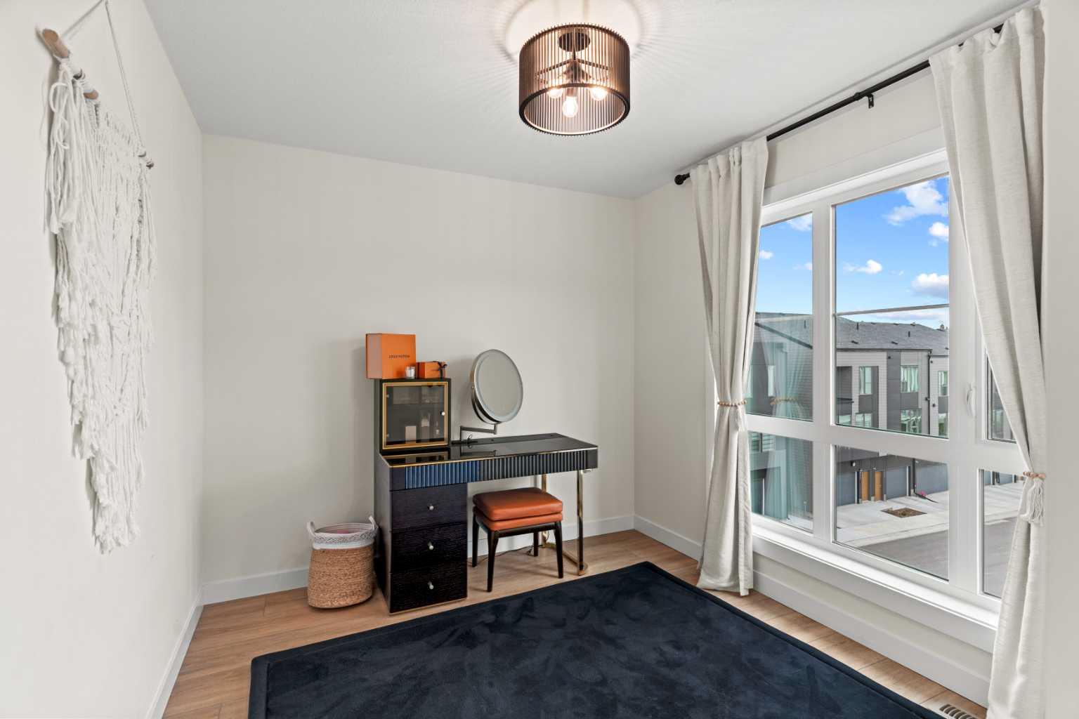105 Sovereign Common SW