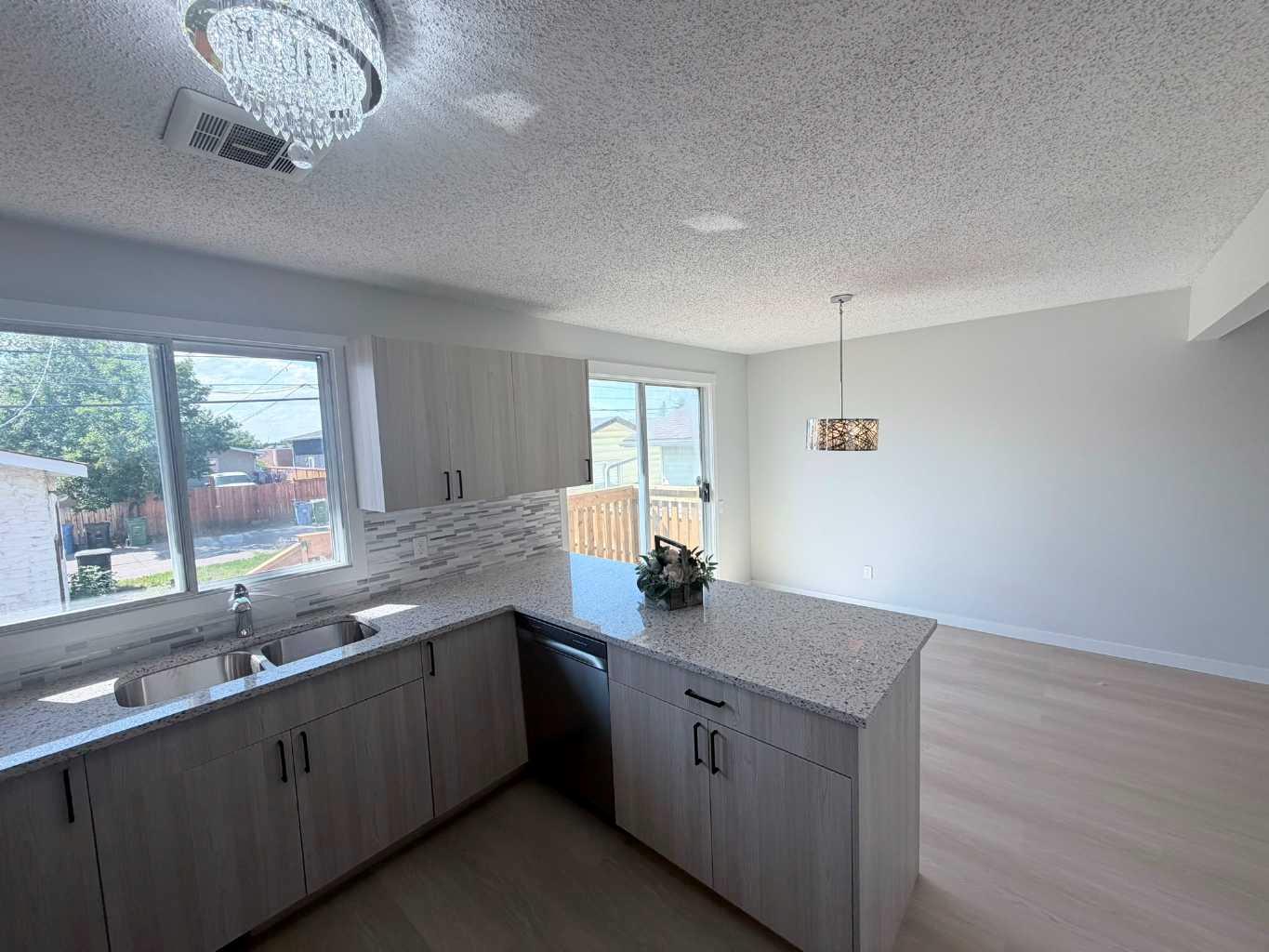 215 Penbrooke Way SE