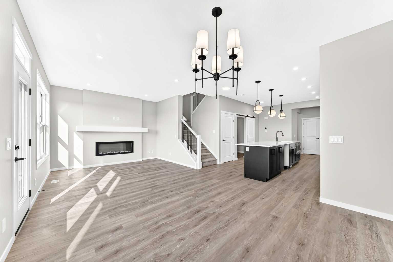 99 Mercado Crescent SE