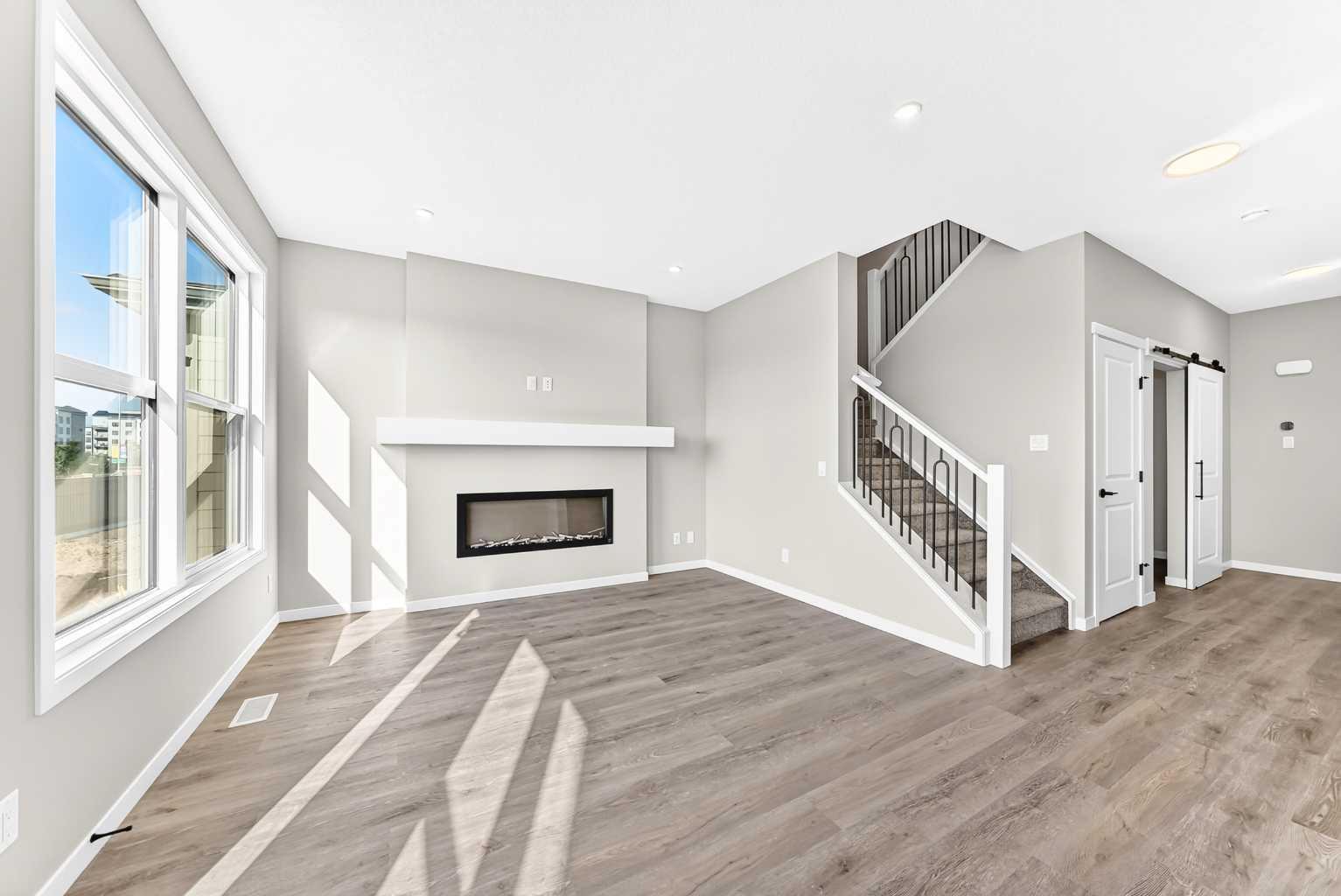 99 Mercado Crescent SE
