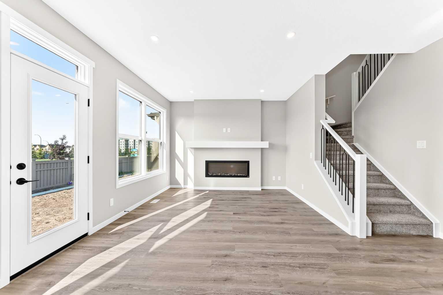 99 Mercado Crescent SE