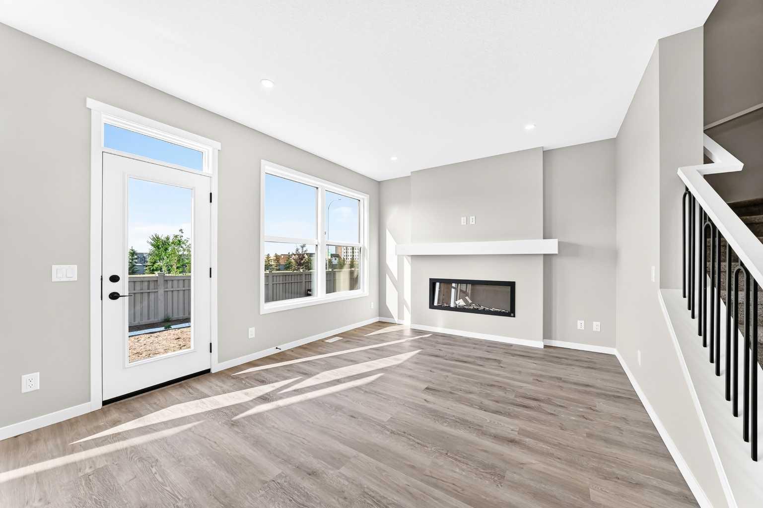 99 Mercado Crescent SE