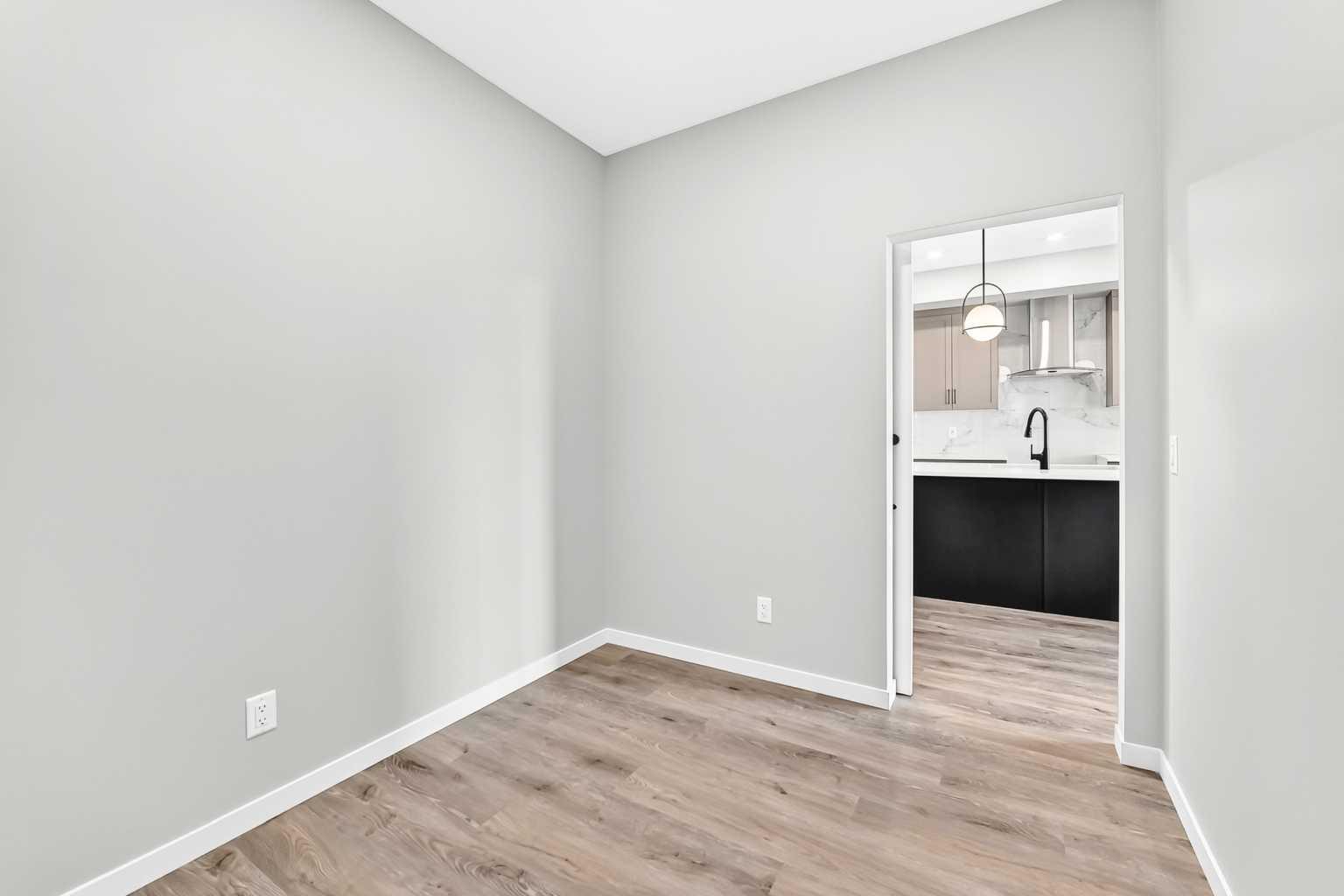 99 Mercado Crescent SE