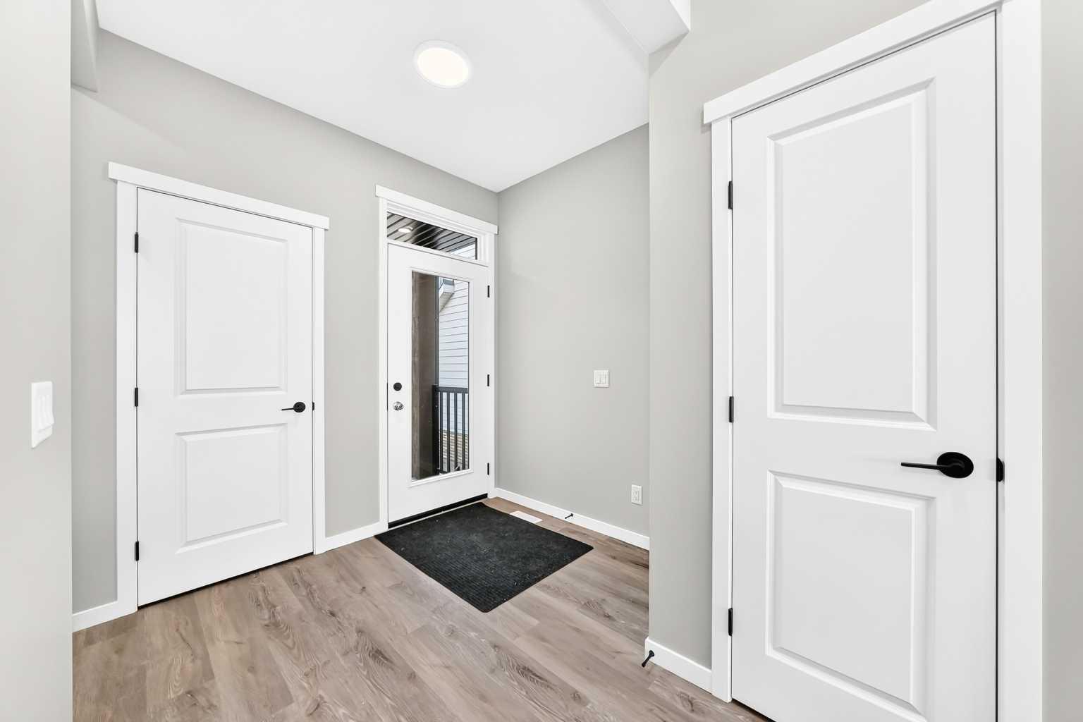 99 Mercado Crescent SE