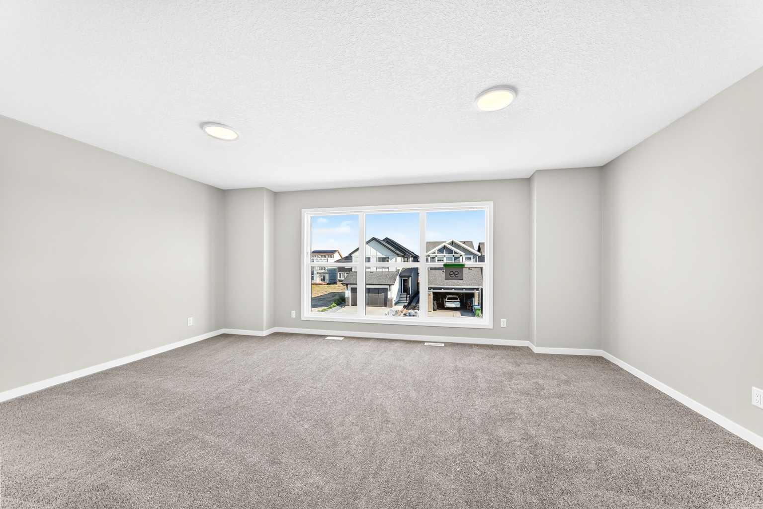 99 Mercado Crescent SE