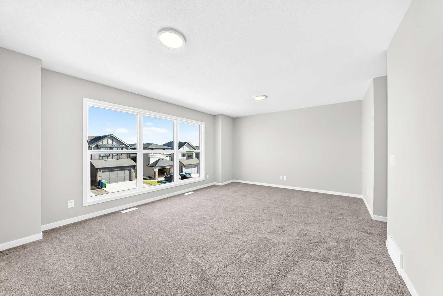 99 Mercado Crescent SE