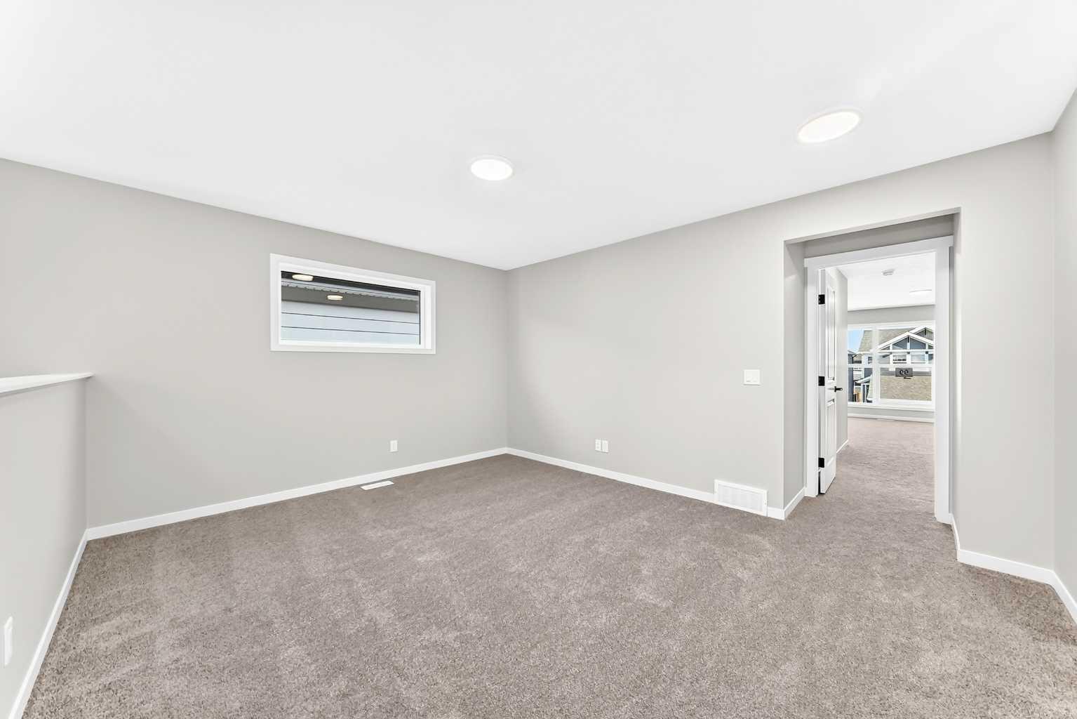 99 Mercado Crescent SE