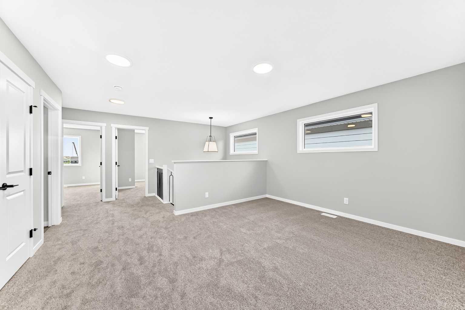 99 Mercado Crescent SE