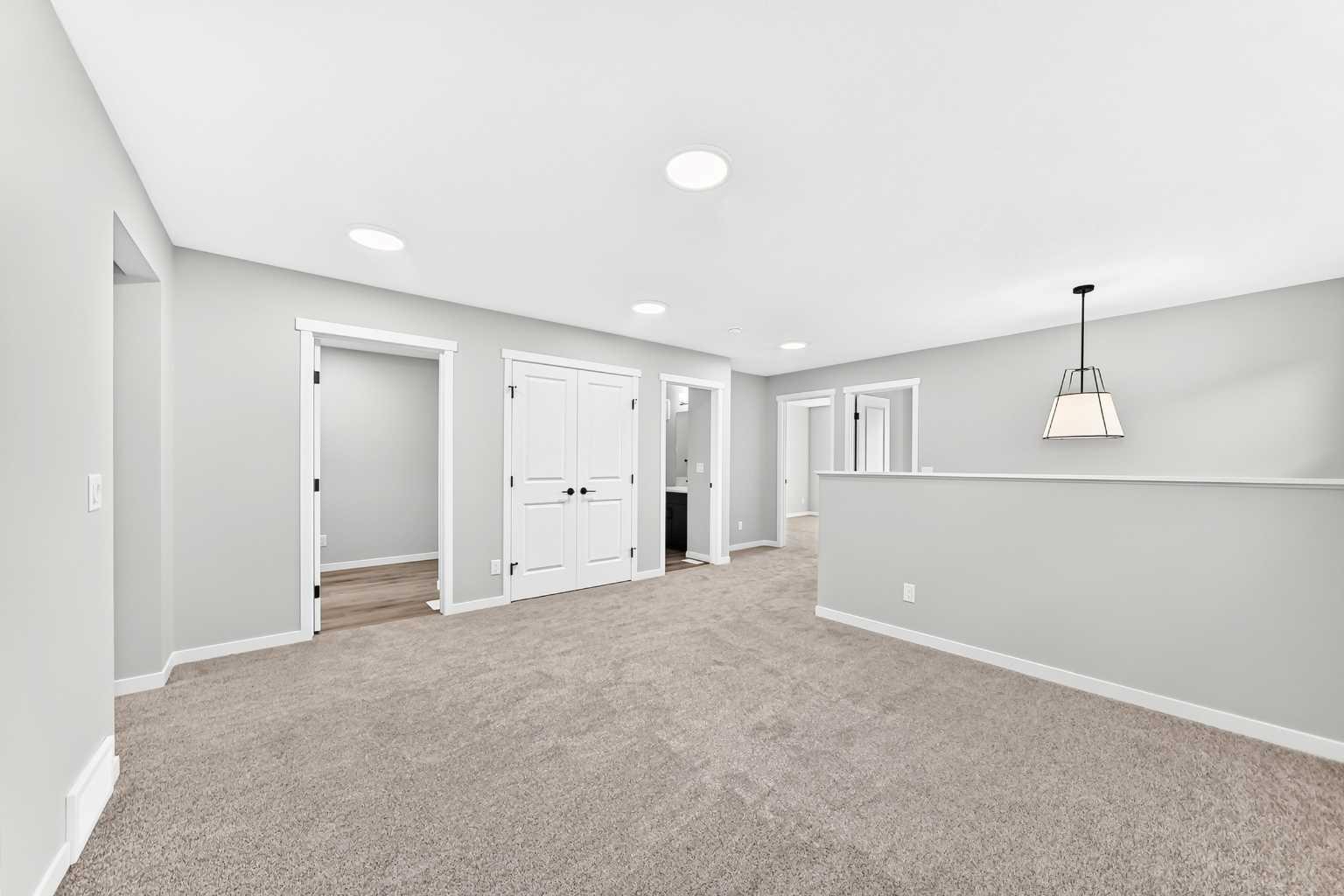 99 Mercado Crescent SE
