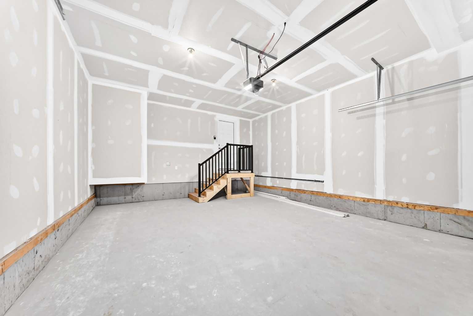 99 Mercado Crescent SE