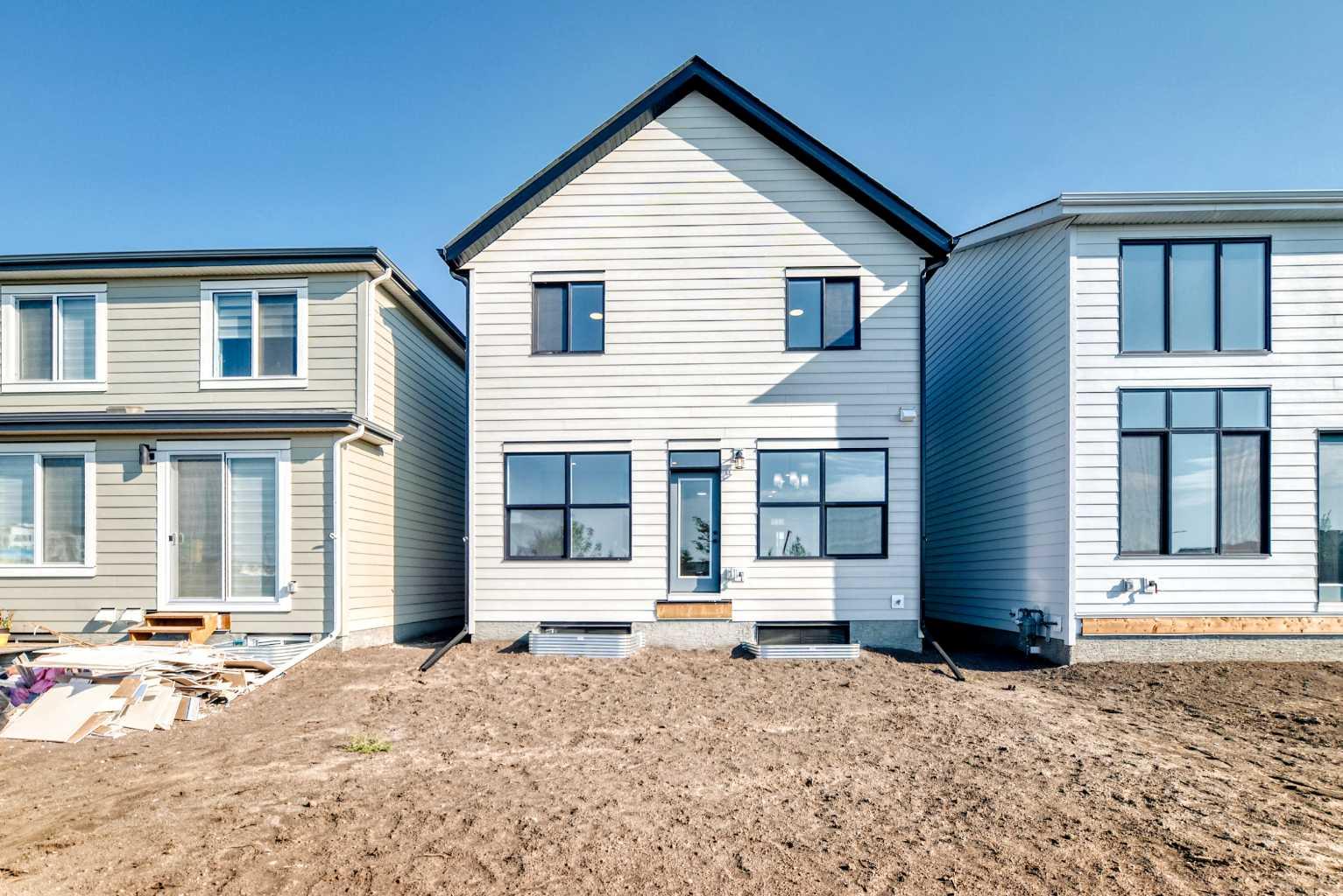 99 Mercado Crescent SE
