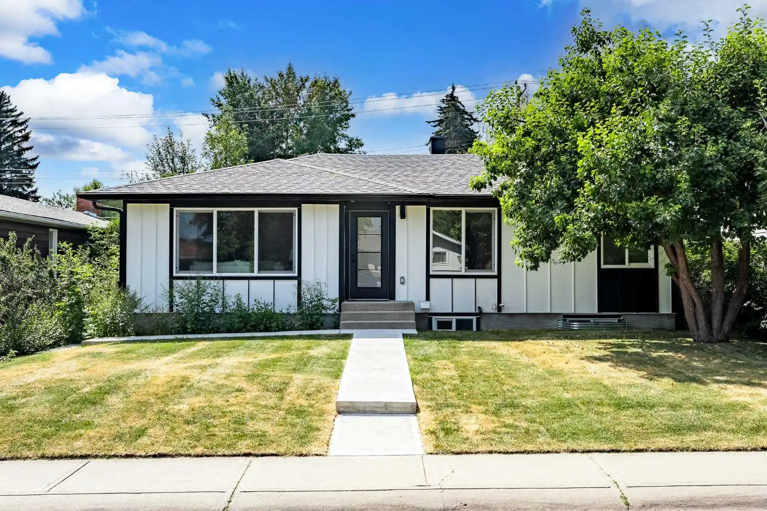 451 Arlington Drive SE
